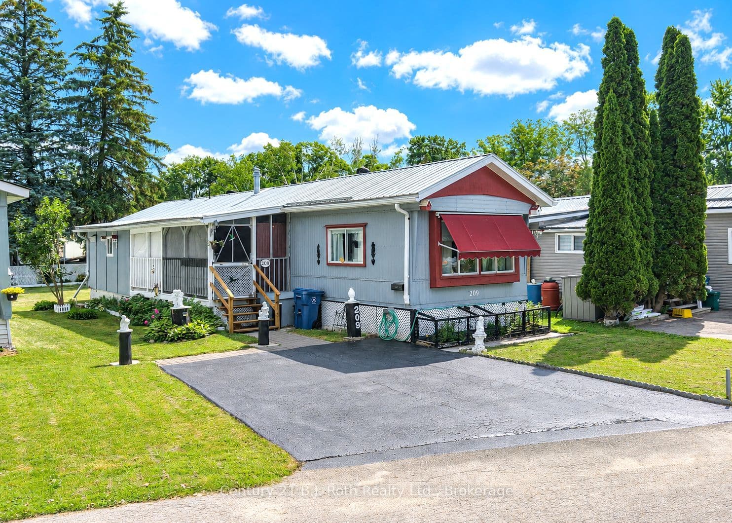 Unit Lot 209 580 West Street photo 1