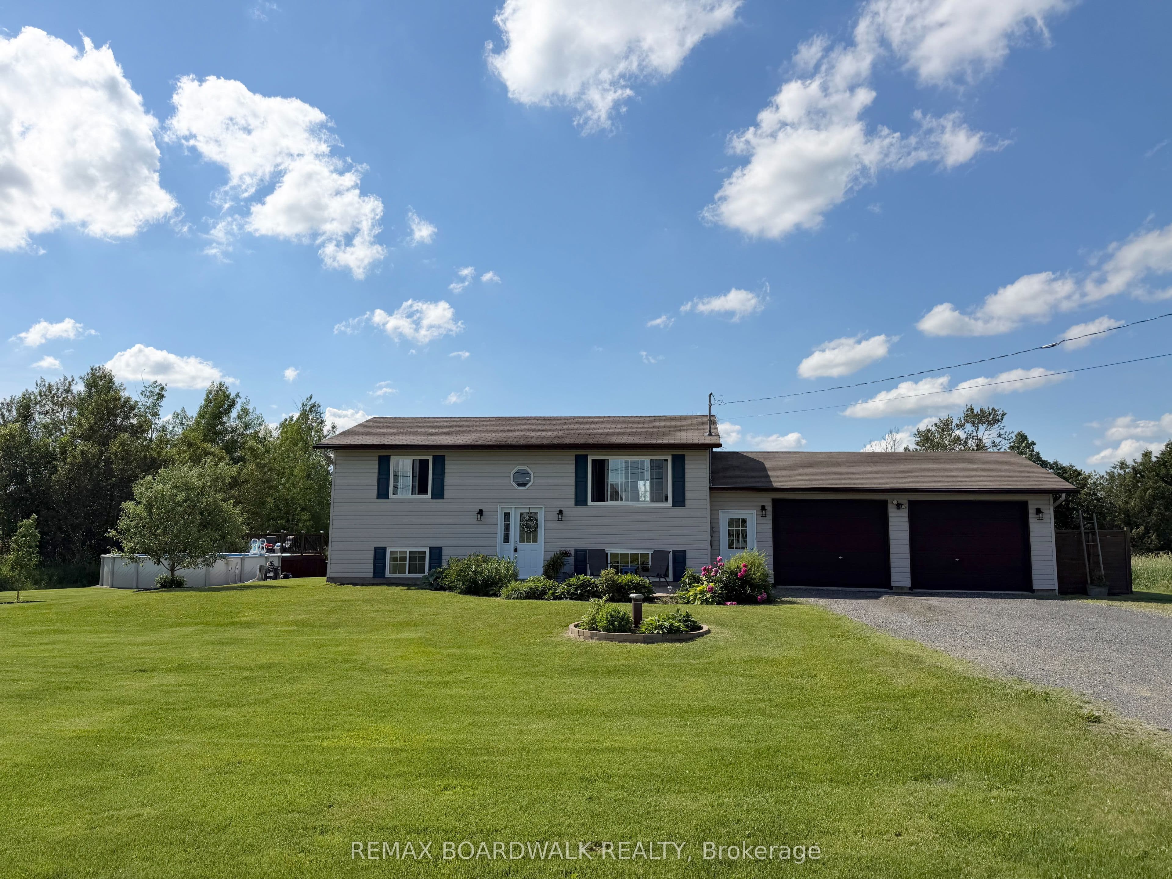 1644 Drummond Con 7 Road photo 1