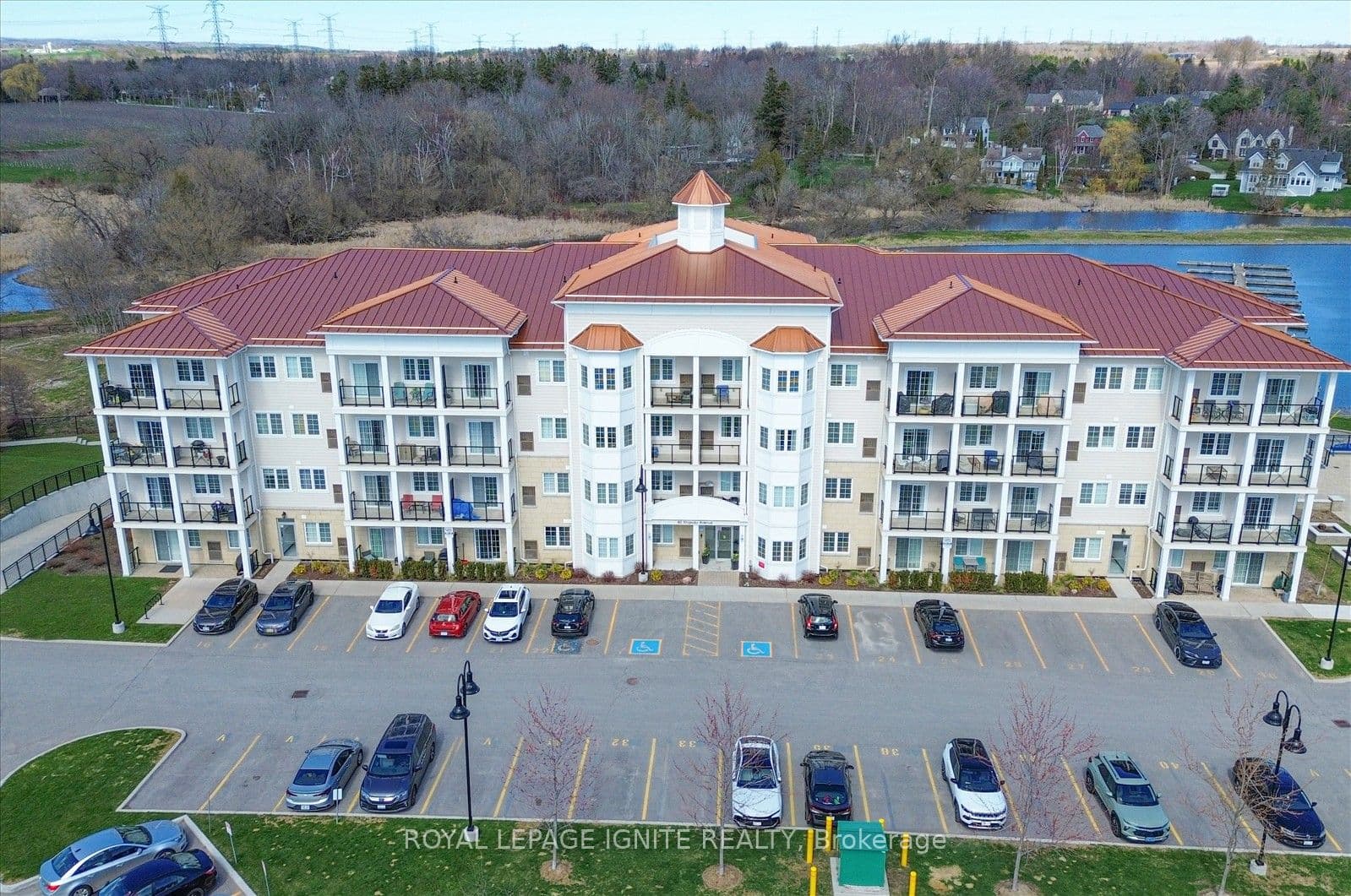 Unit 206 80 Shipway Avenue photo 1