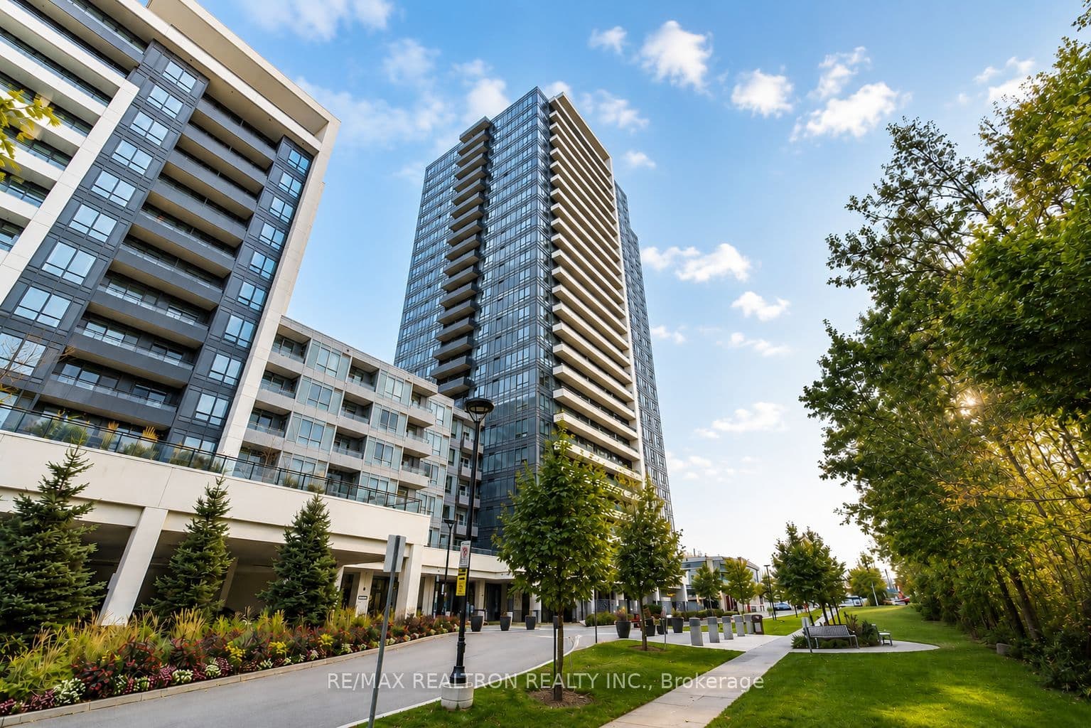 Unit 1904 7890 Bathurst Street photo 1