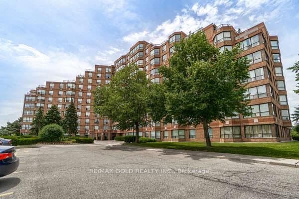Unit 112 6 Humberline Drive photo 1