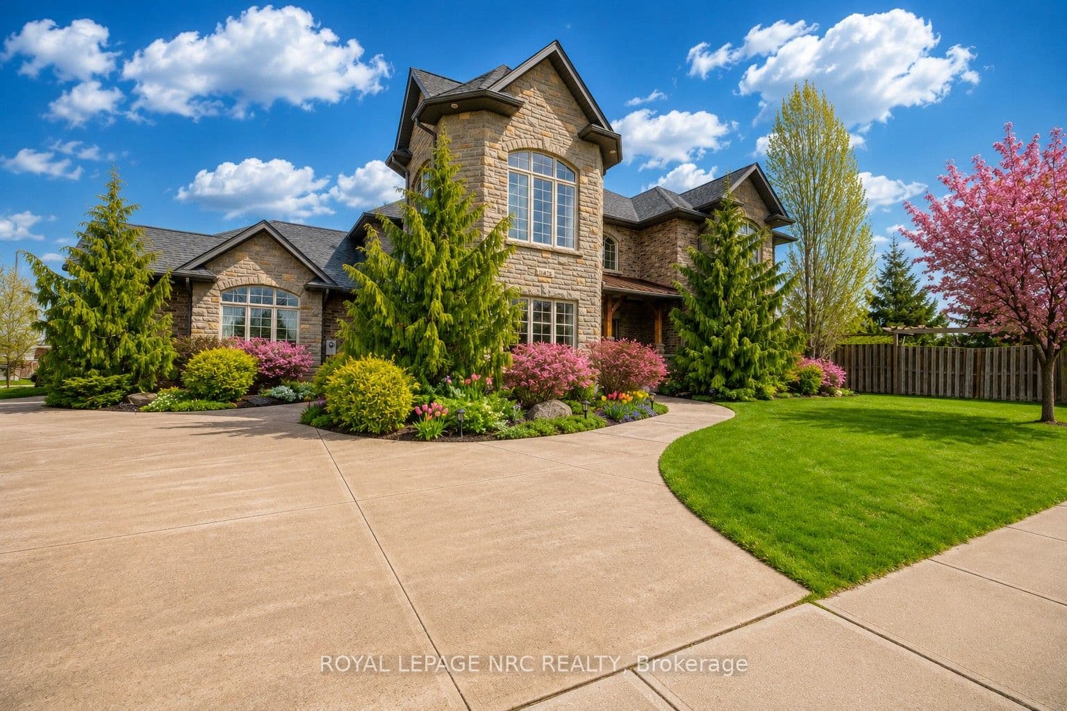 8479 Forestview Boulevard photo 1