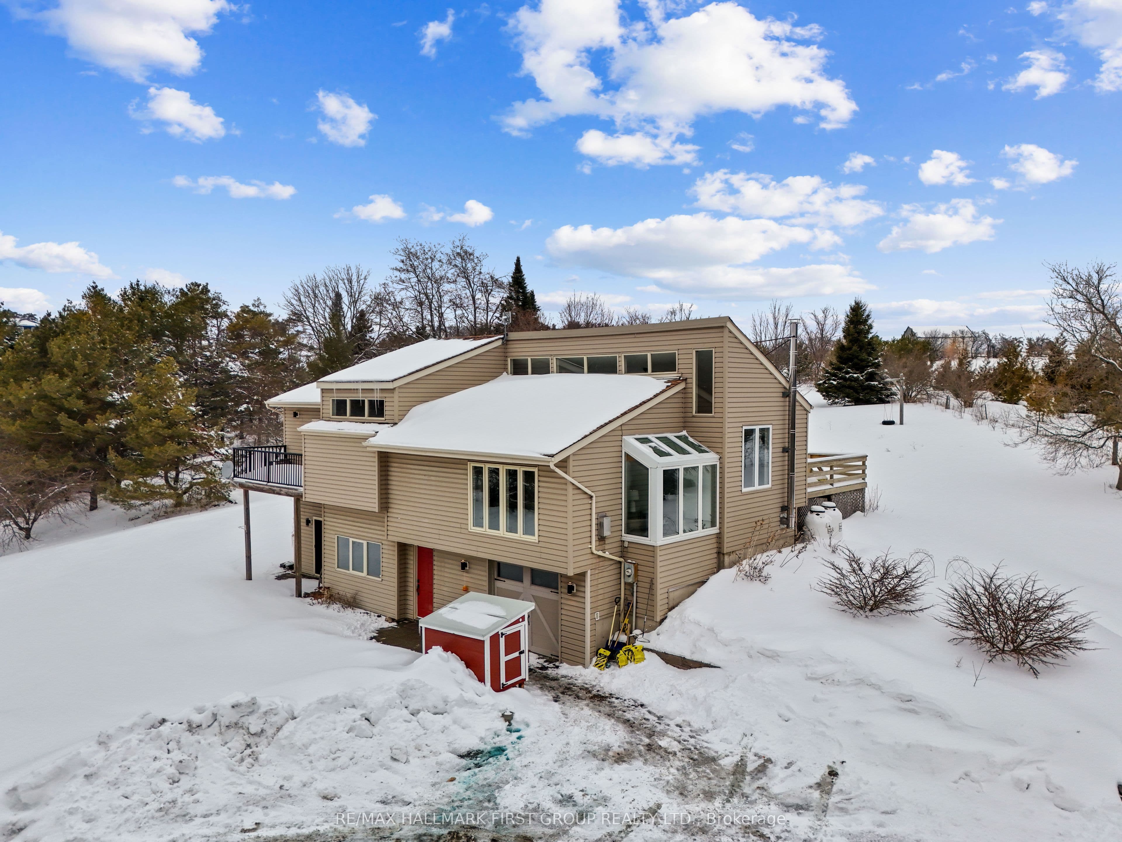 110 Davis Road photo 1