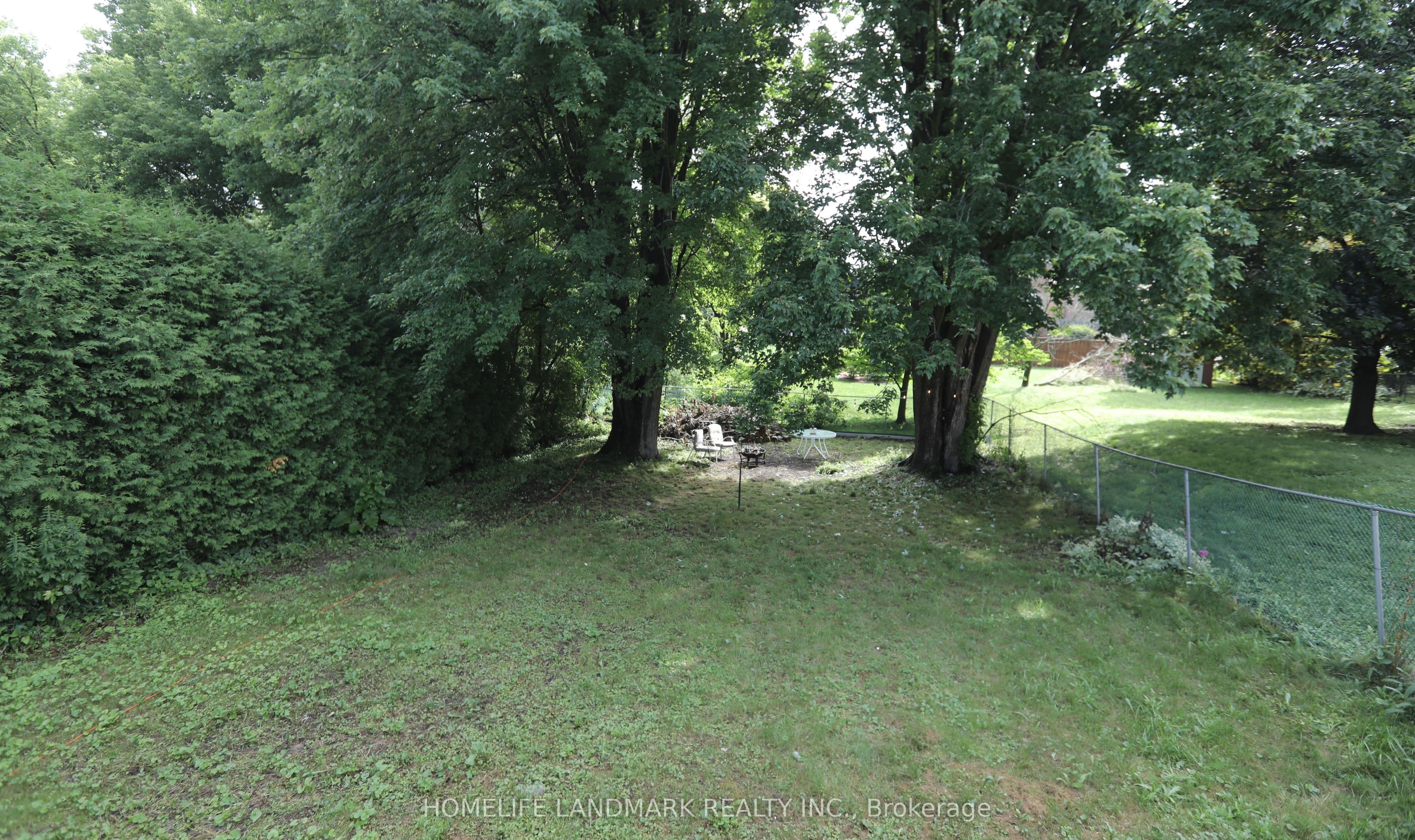 181 Newton Street photo 1