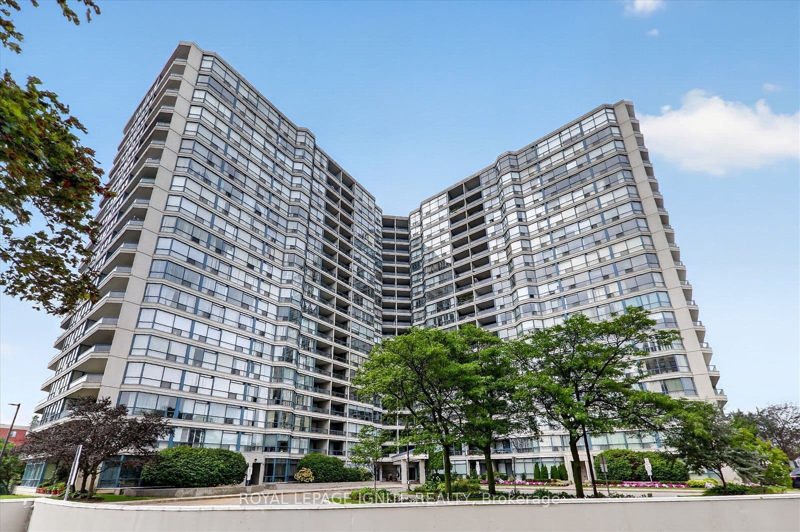 Unit 809 4725 Sheppard Avenue photo 1