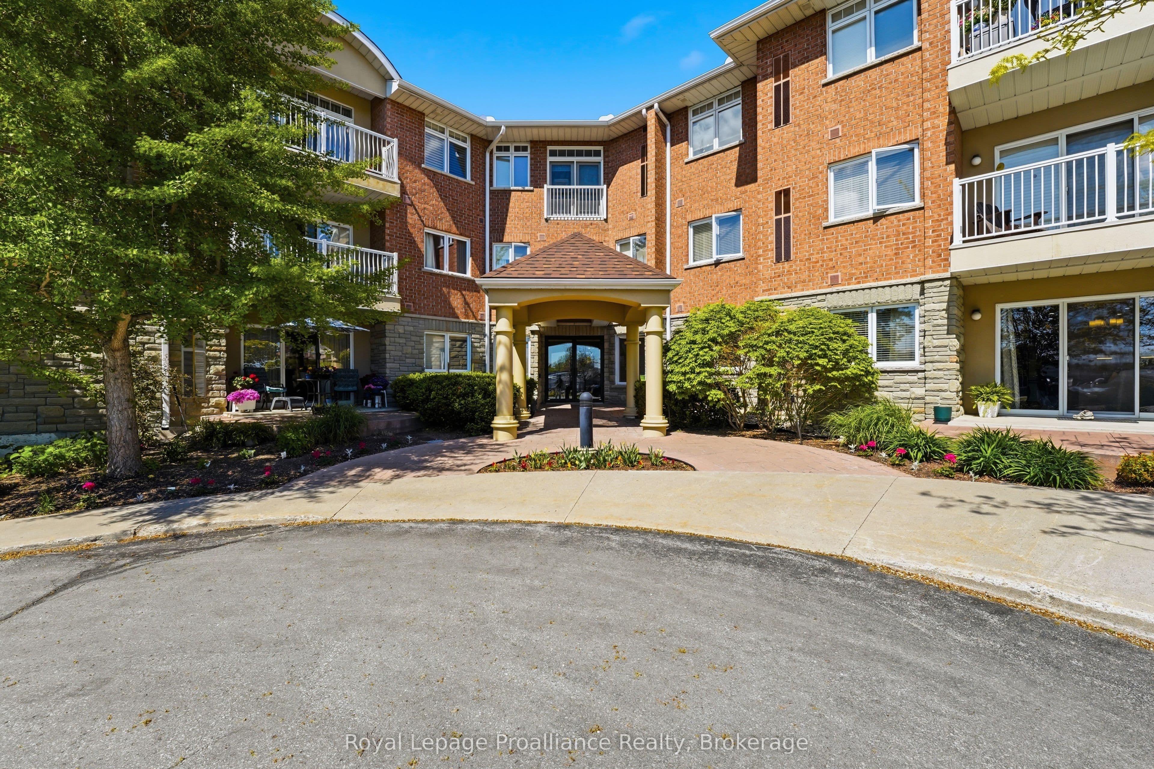 Unit 101 15 Heartwood Drive photo 1