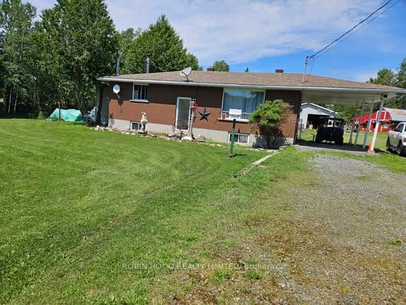 892 Secord Road photo 1