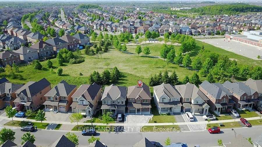 306 Hammersly Boulevard photo 1