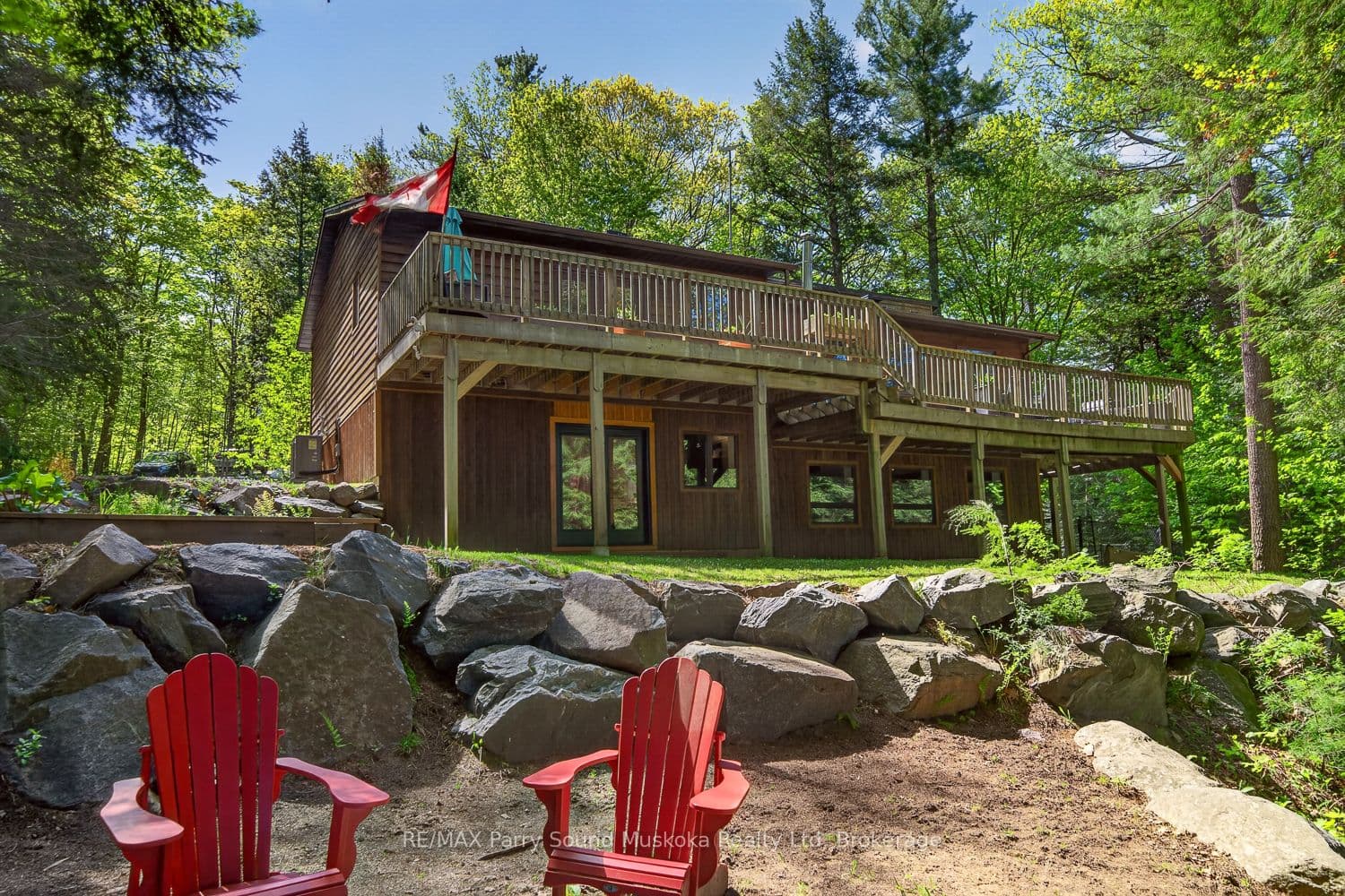 34 SILVER POINT Drive photo 1