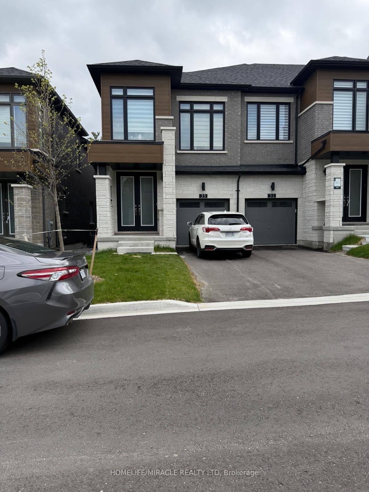 35 Rumi Court photo 1