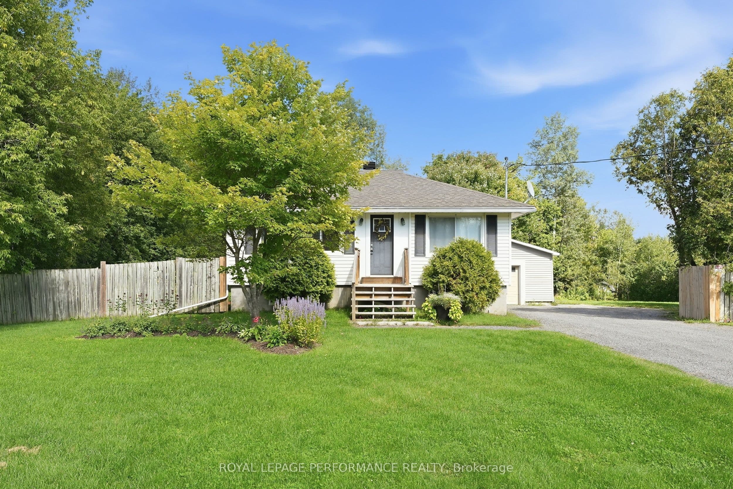 1695 Lacasse Road photo 1