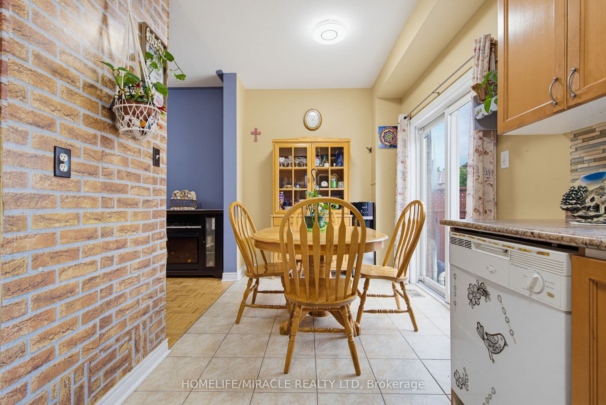 Unit 54 169 Tom Taylor Crescent photo 1
