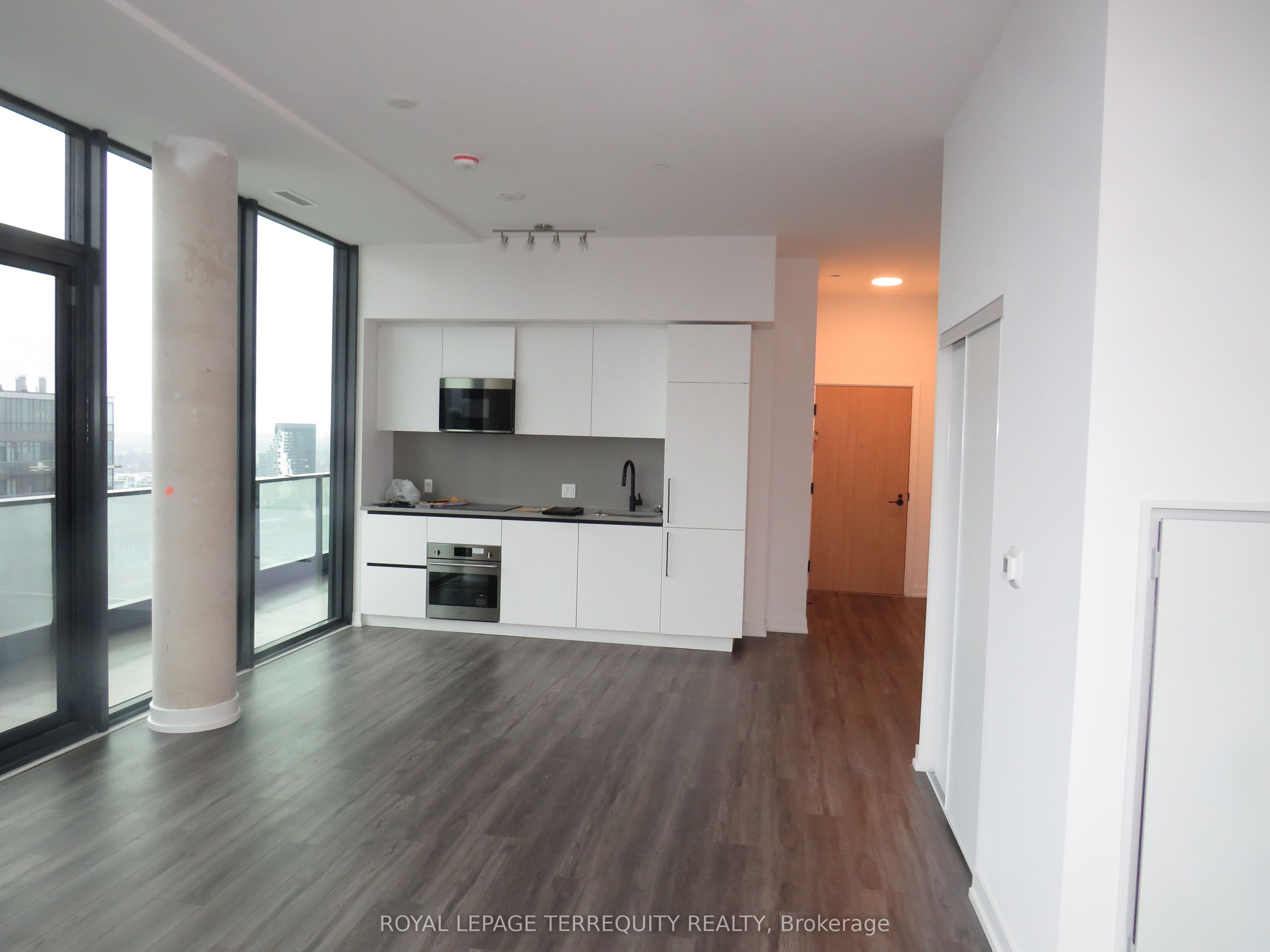 Unit 3304 35 Parliament Street photo 1
