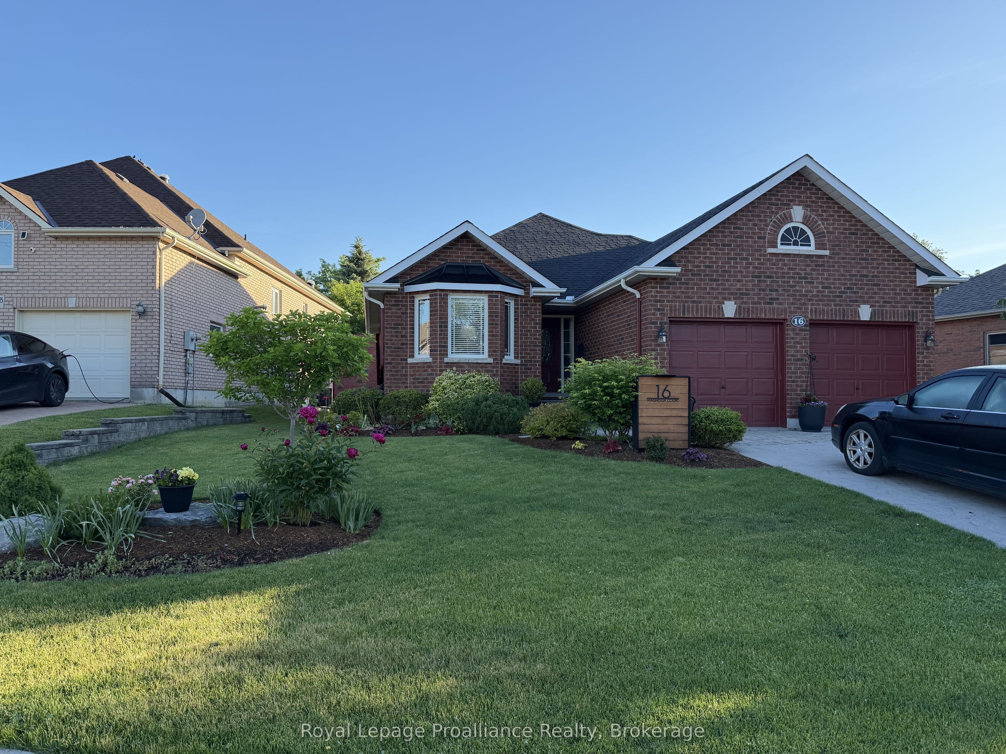 16 Magnolia Court photo 1