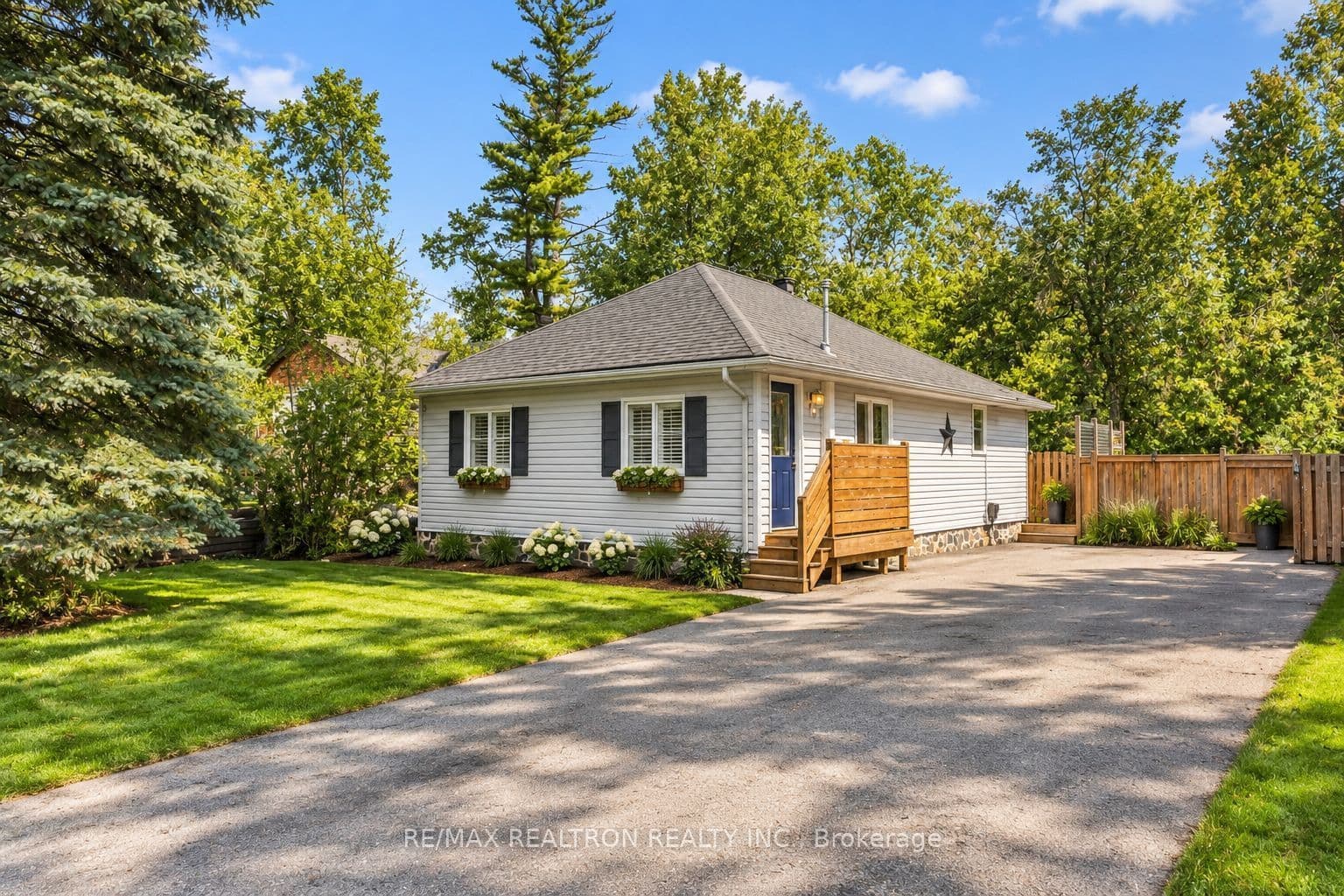 1152 Stoney Point Road photo 1