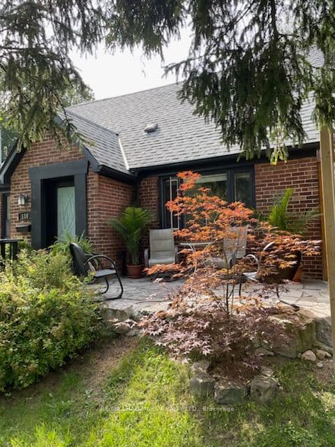 110 Lakeside Avenue photo 1
