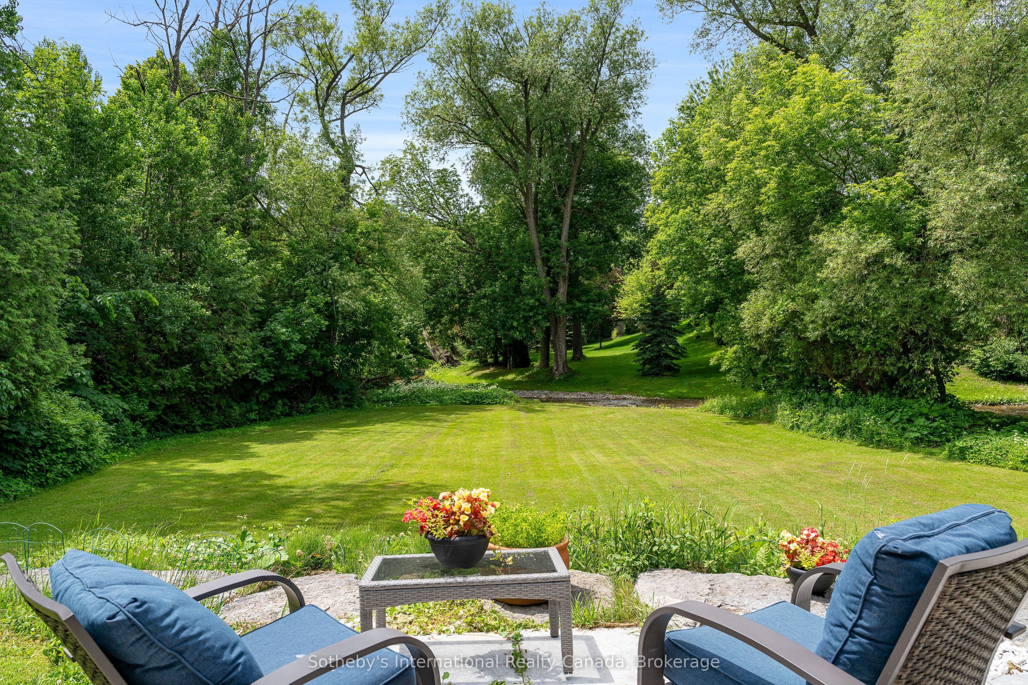 640 Mountain Road photo 1