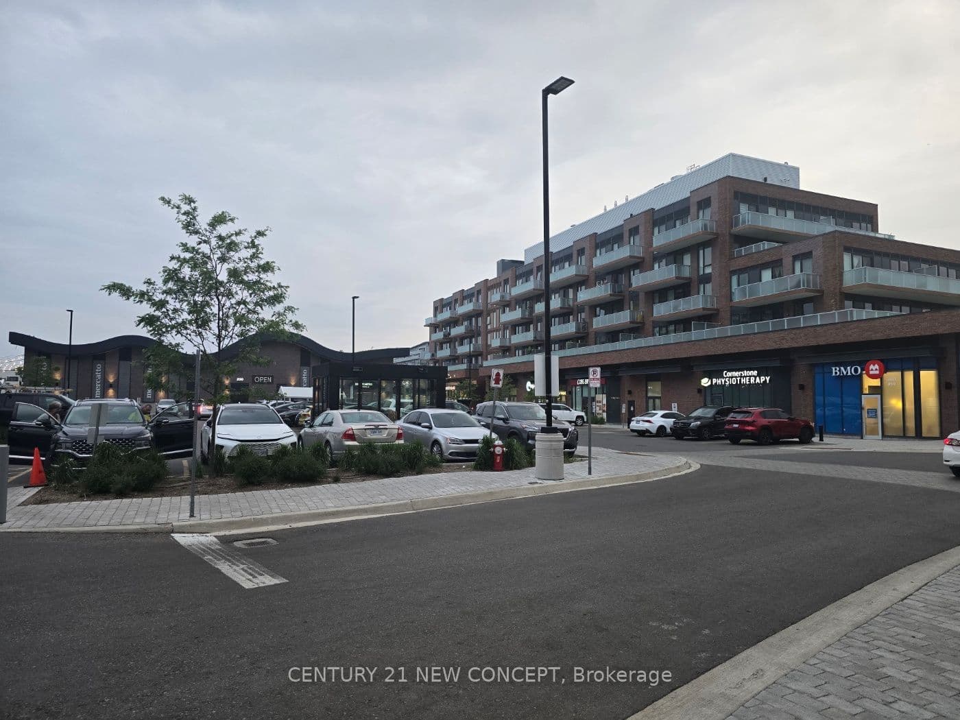 Unit 347 215 Lakeshore Road photo 1