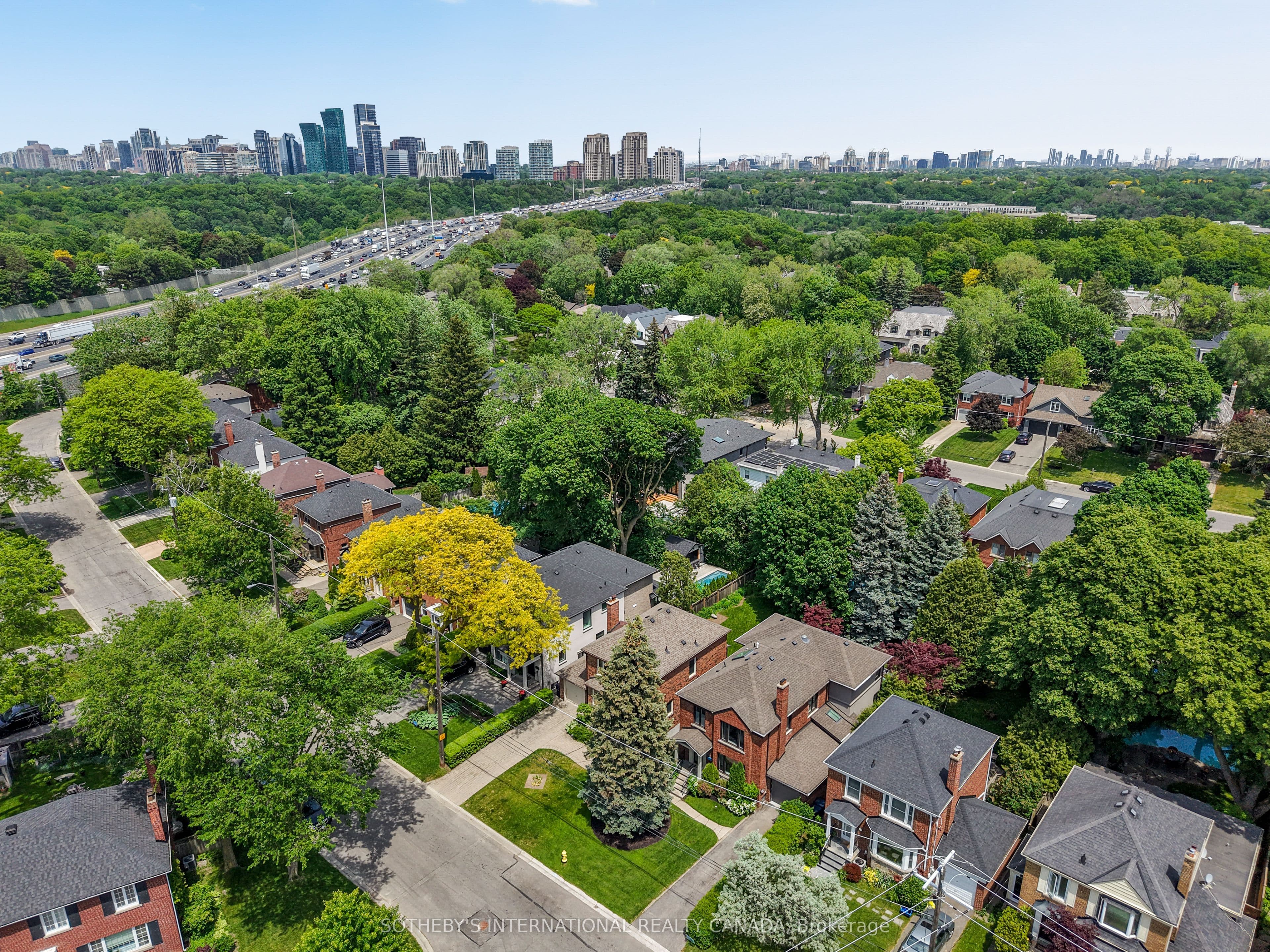 35 Belgrave Avenue photo 1