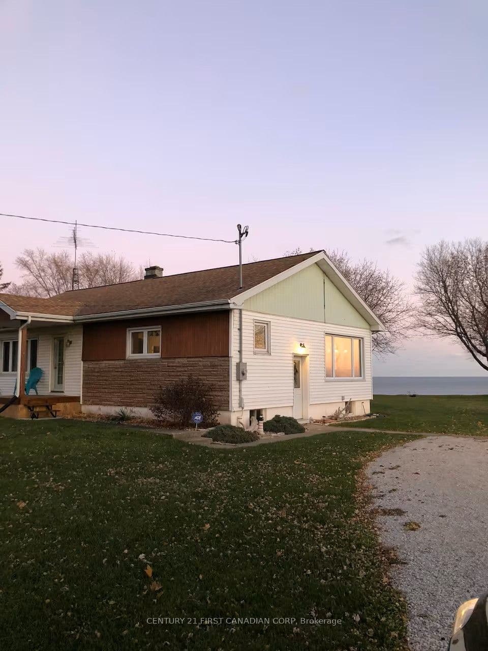 4578 Talbot Trail photo 1