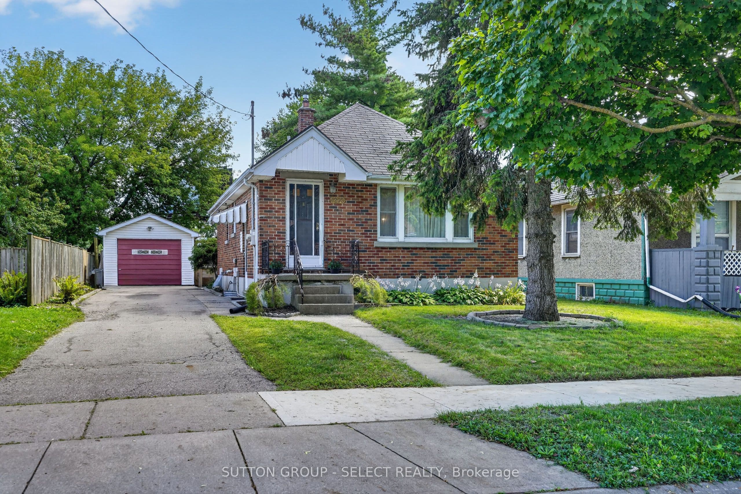 1295 York Street photo 1