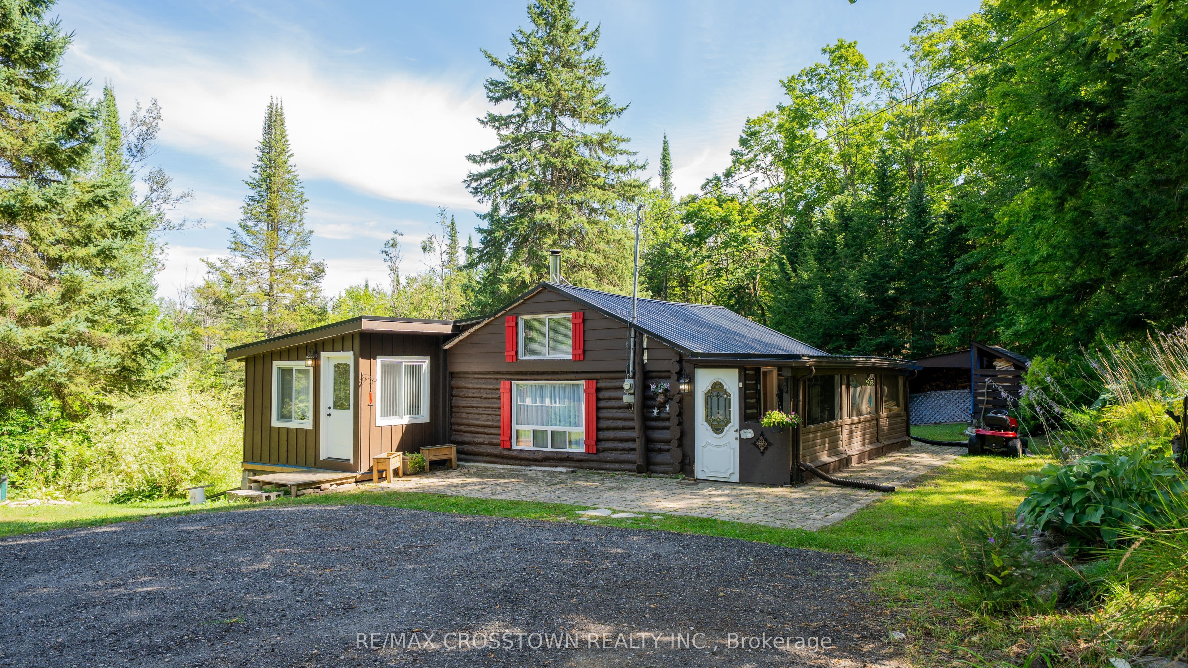 1161 Uffington Road photo 1