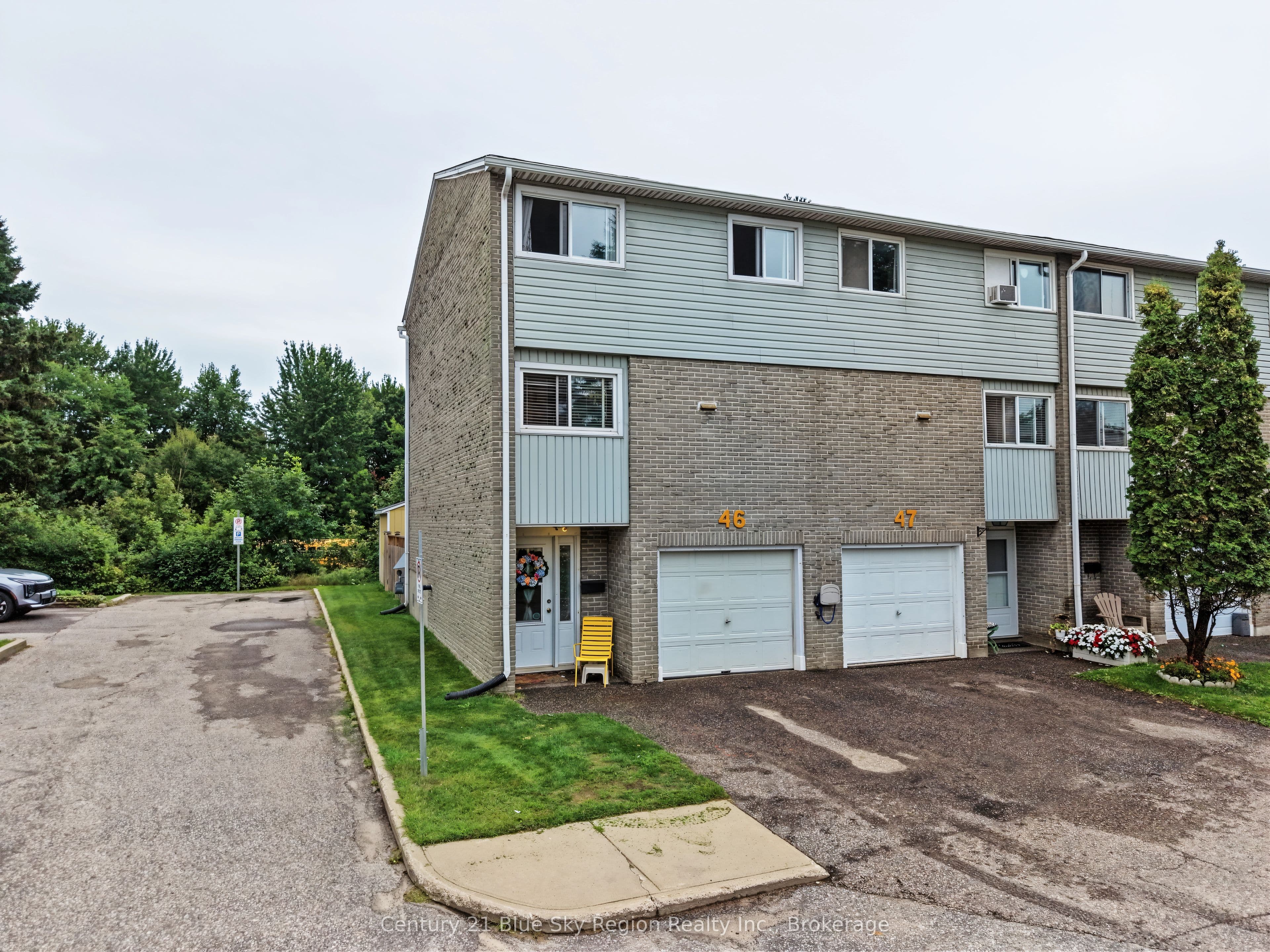 Unit #46 644 Lakeshore Drive photo 1