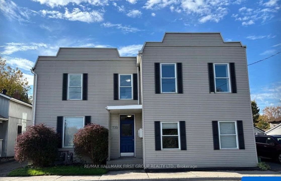 Unit 5 730 Simcoe Street photo 1