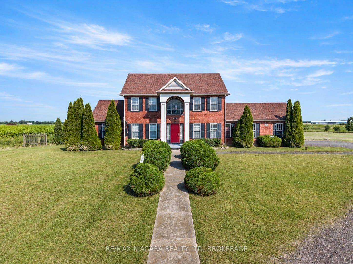 374 Niagara Stone Road photo 1