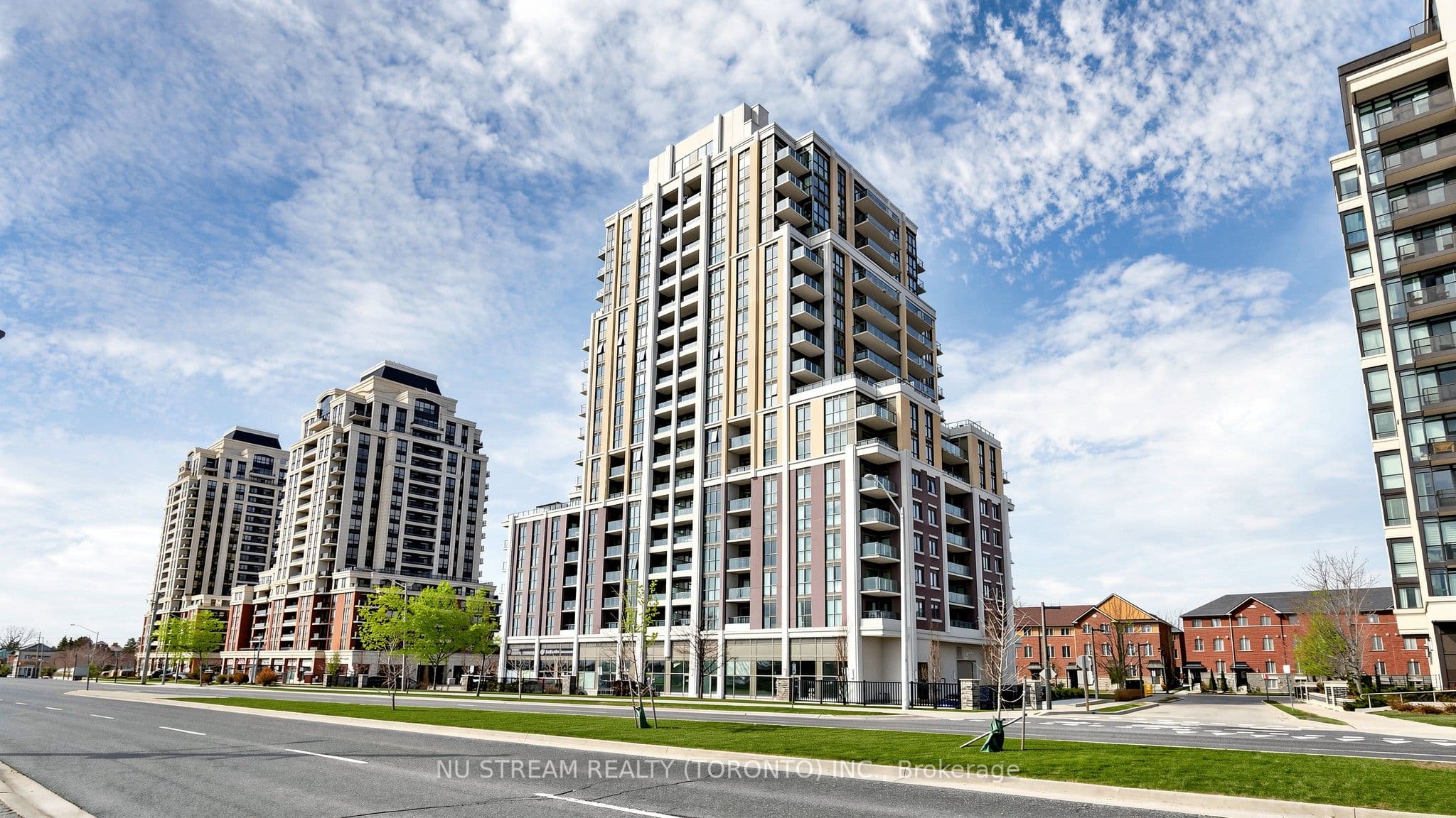 Unit 905 9560 Markham Road photo 1