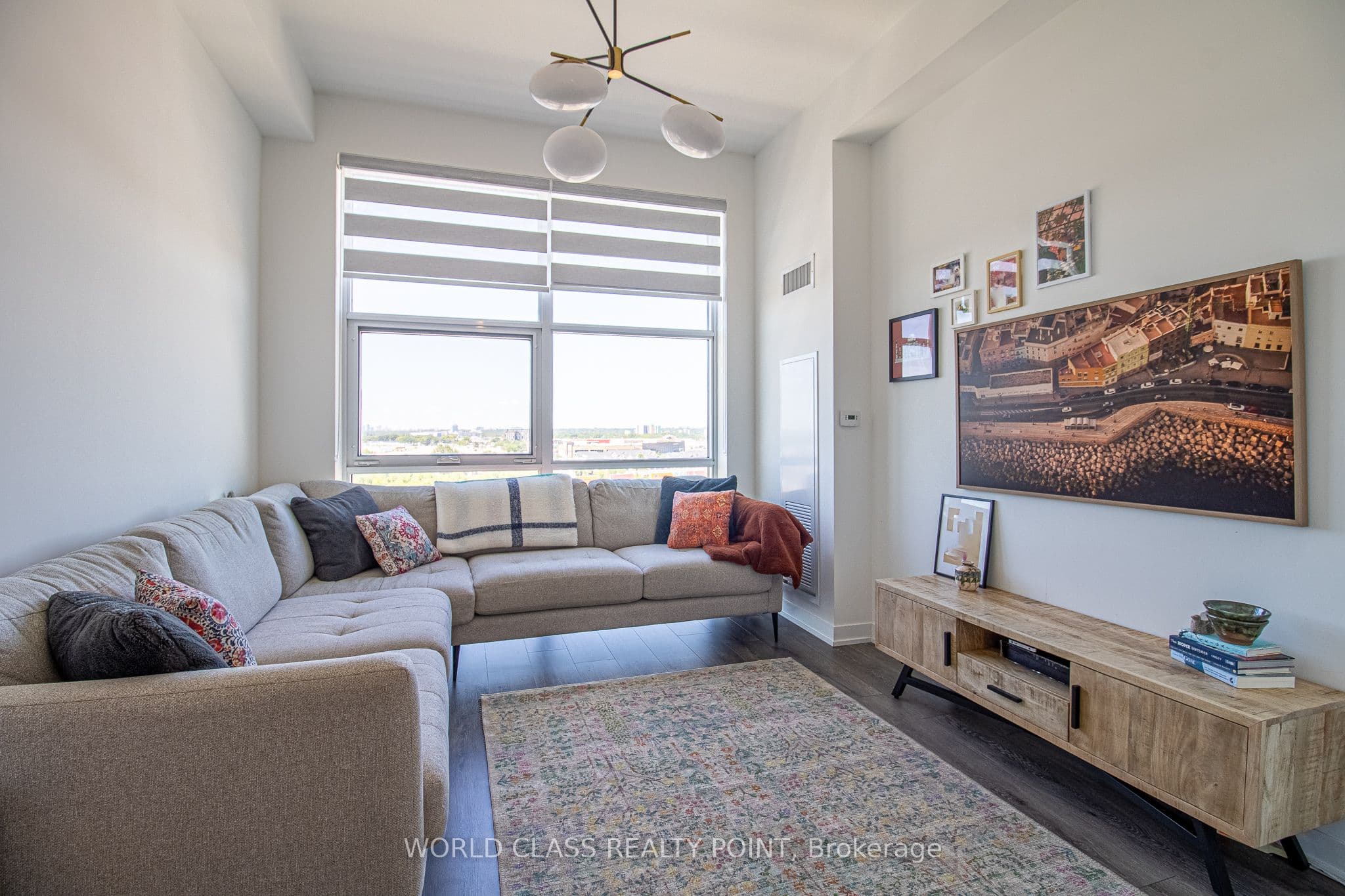 Unit 906 1787 St. Clair Avenue photo 1