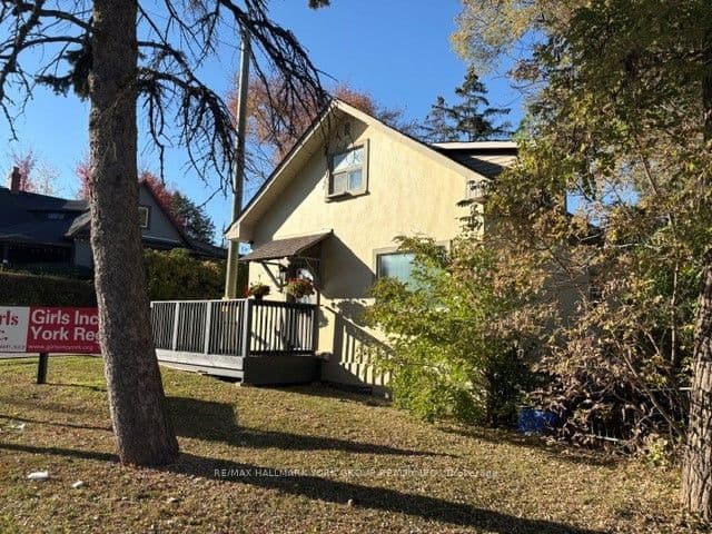154 Wellington Street photo 1