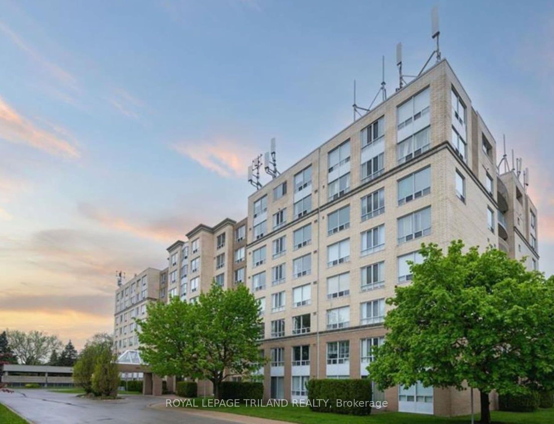 Unit 404 1510 Richmond Street photo 1