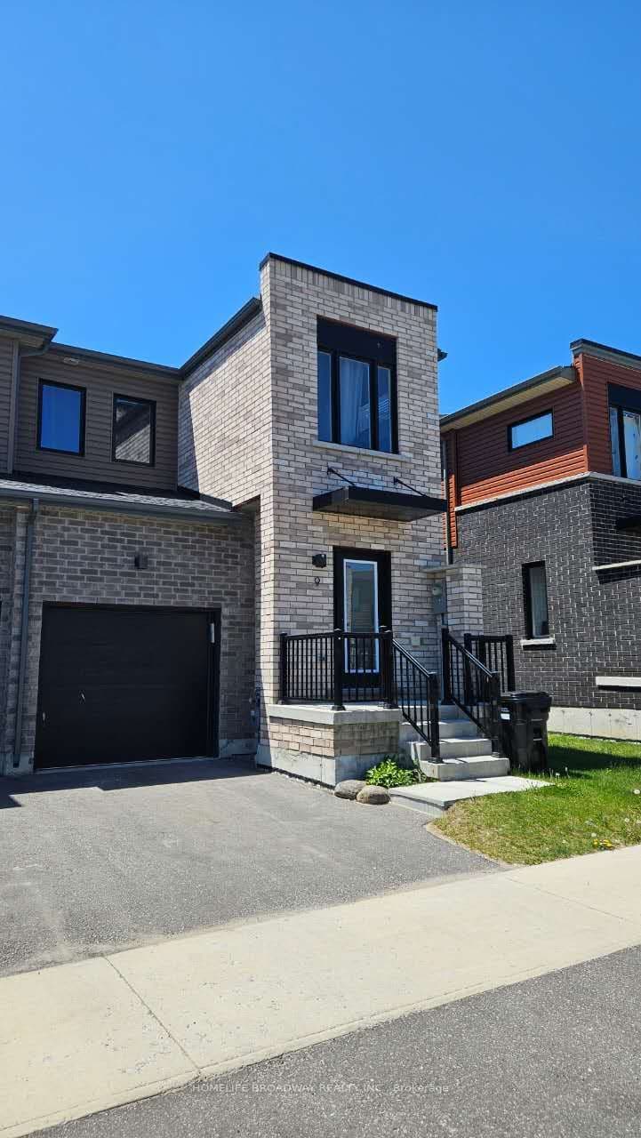 9 Haven Lane photo 1