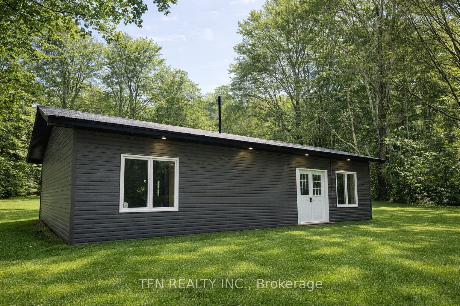 385 Gables Road photo 1