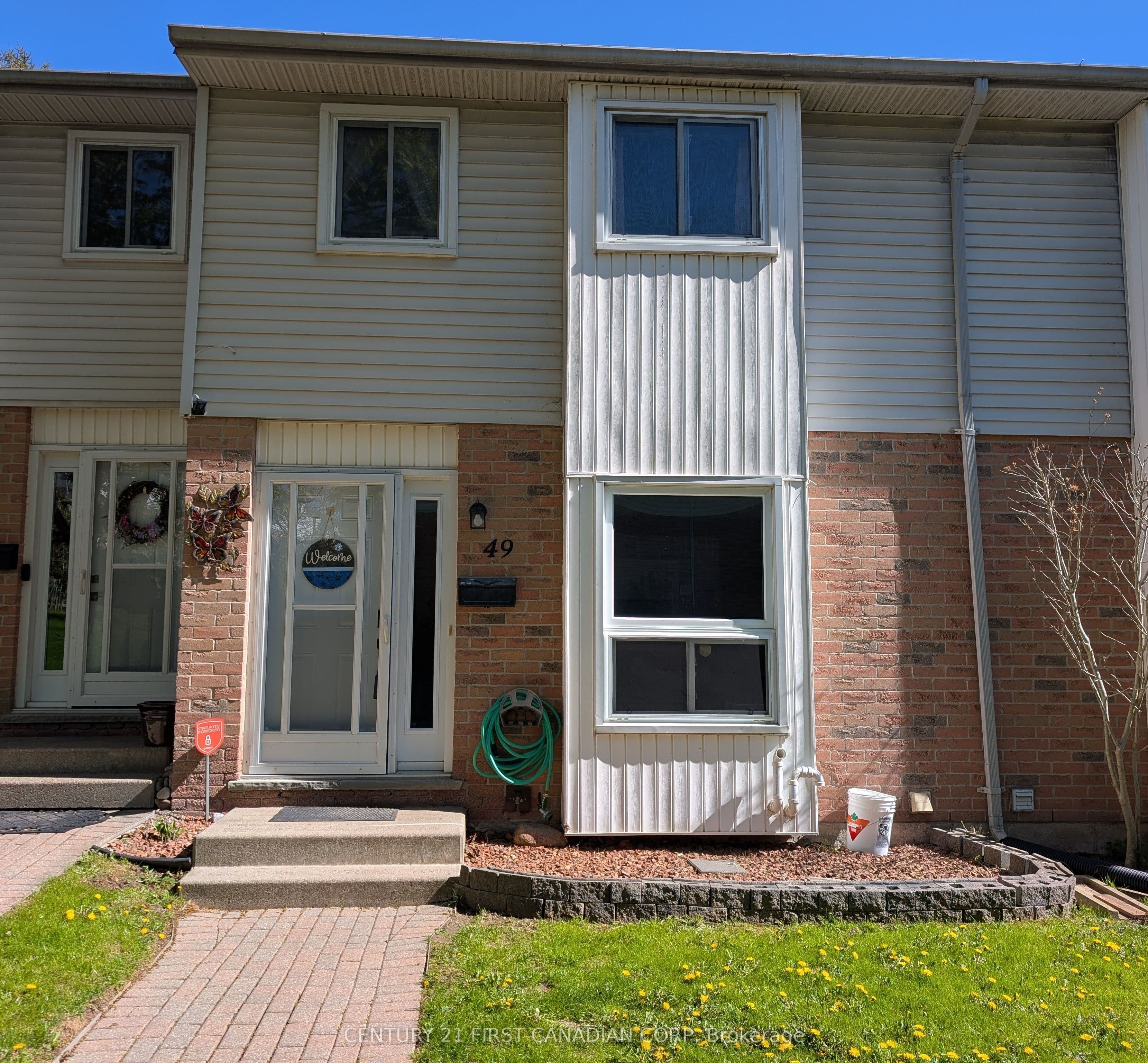 Unit 49 110 Deveron Crescent photo 1