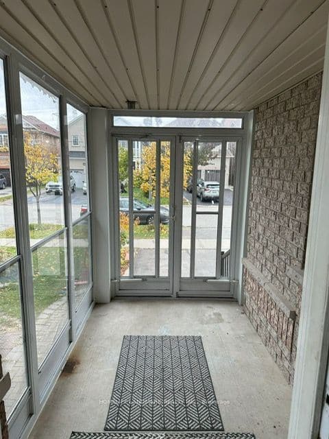 544 Matisse Place photo 1