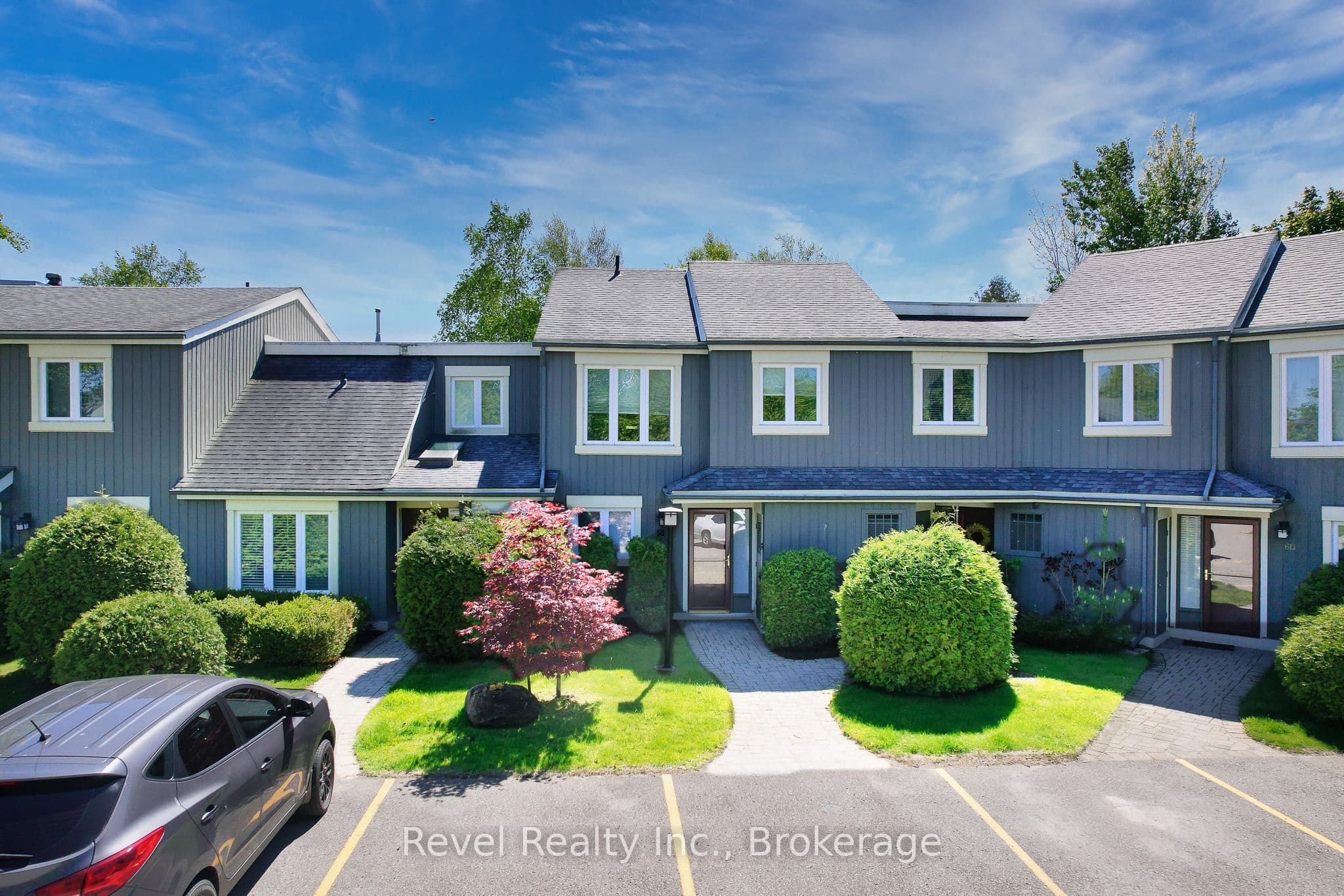 Unit 58 145 Fairway Crescent photo 1