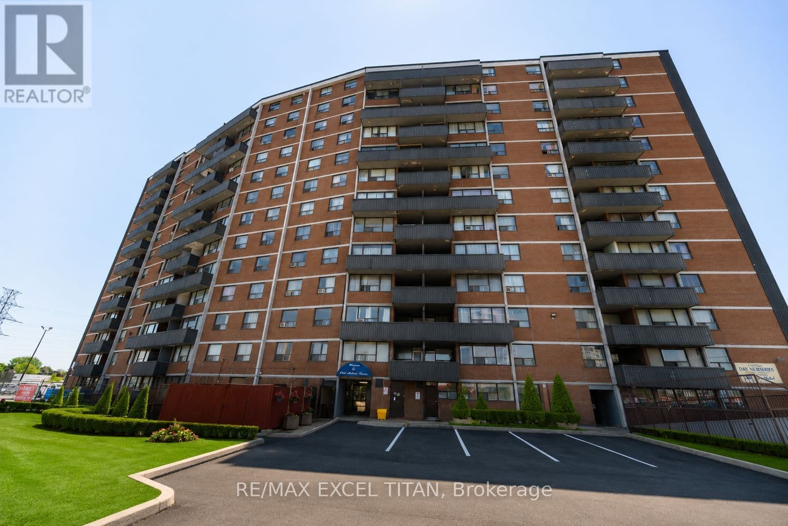 Unit 801 1385 Midland Avenue photo 1
