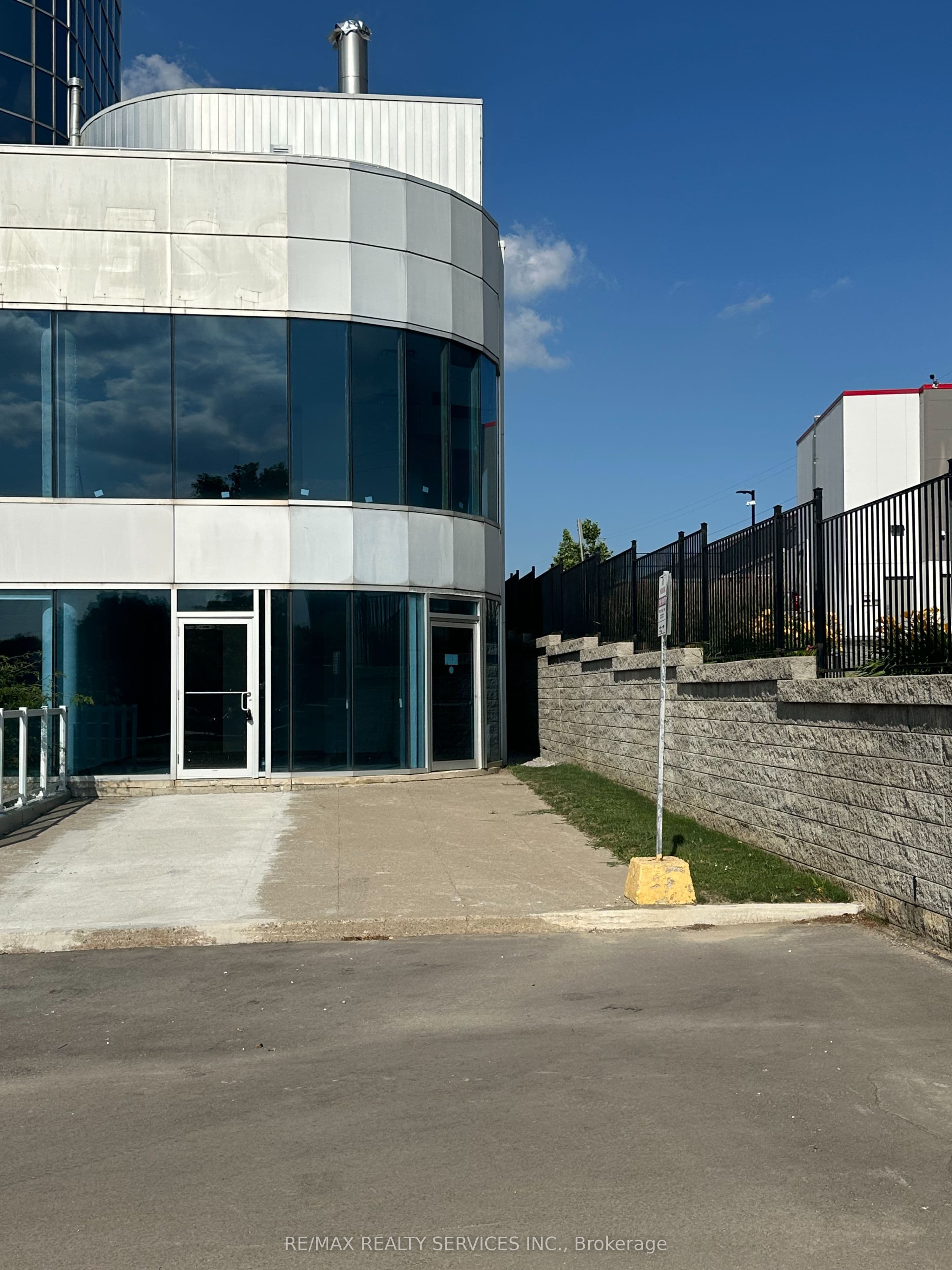 Unit 104 105 Gordon Baker Road photo 1