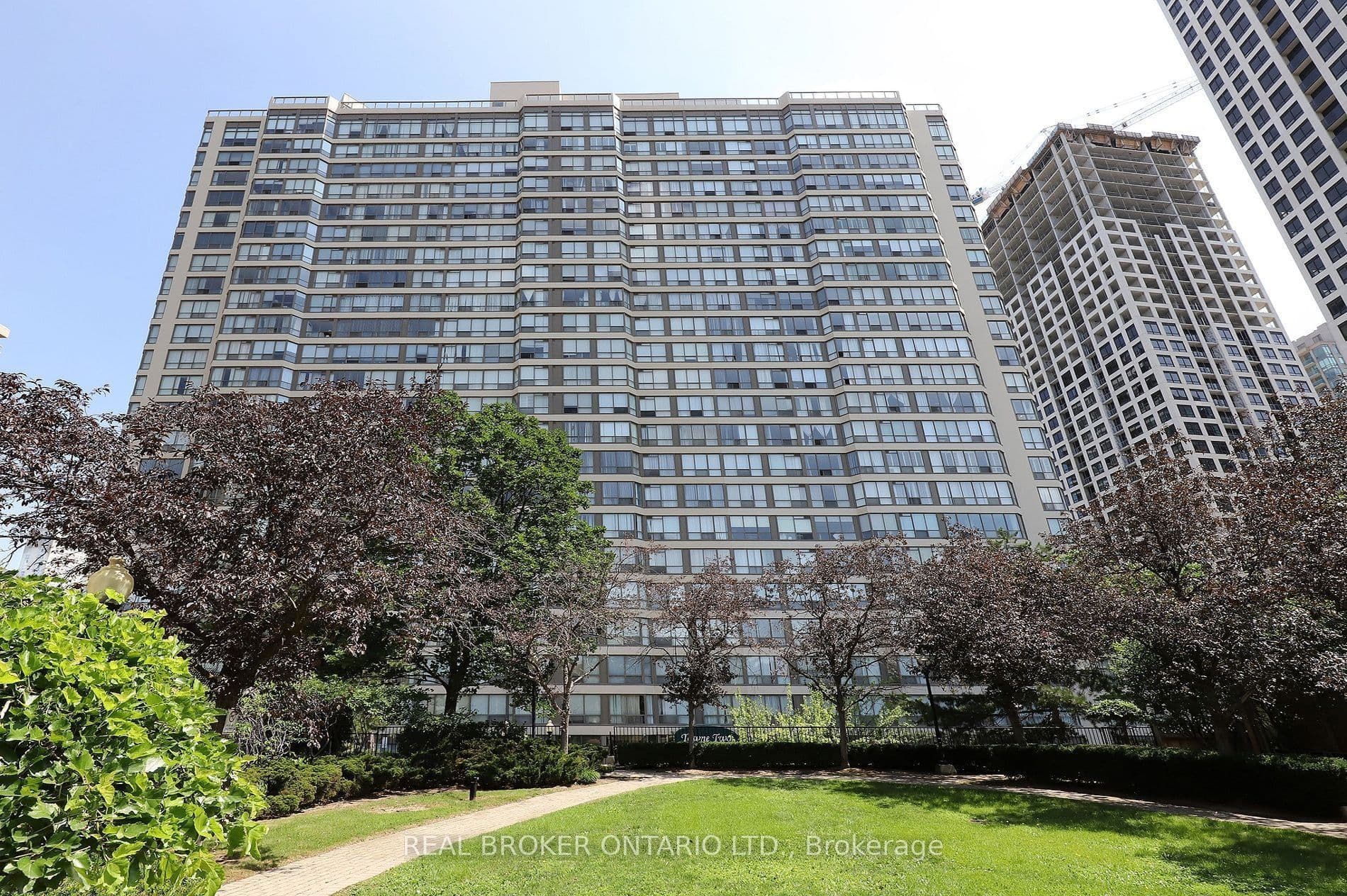 Unit 1608 55 Elm Drive photo 1