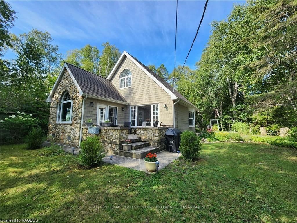 303 ISTHMUS BAY Road photo 1