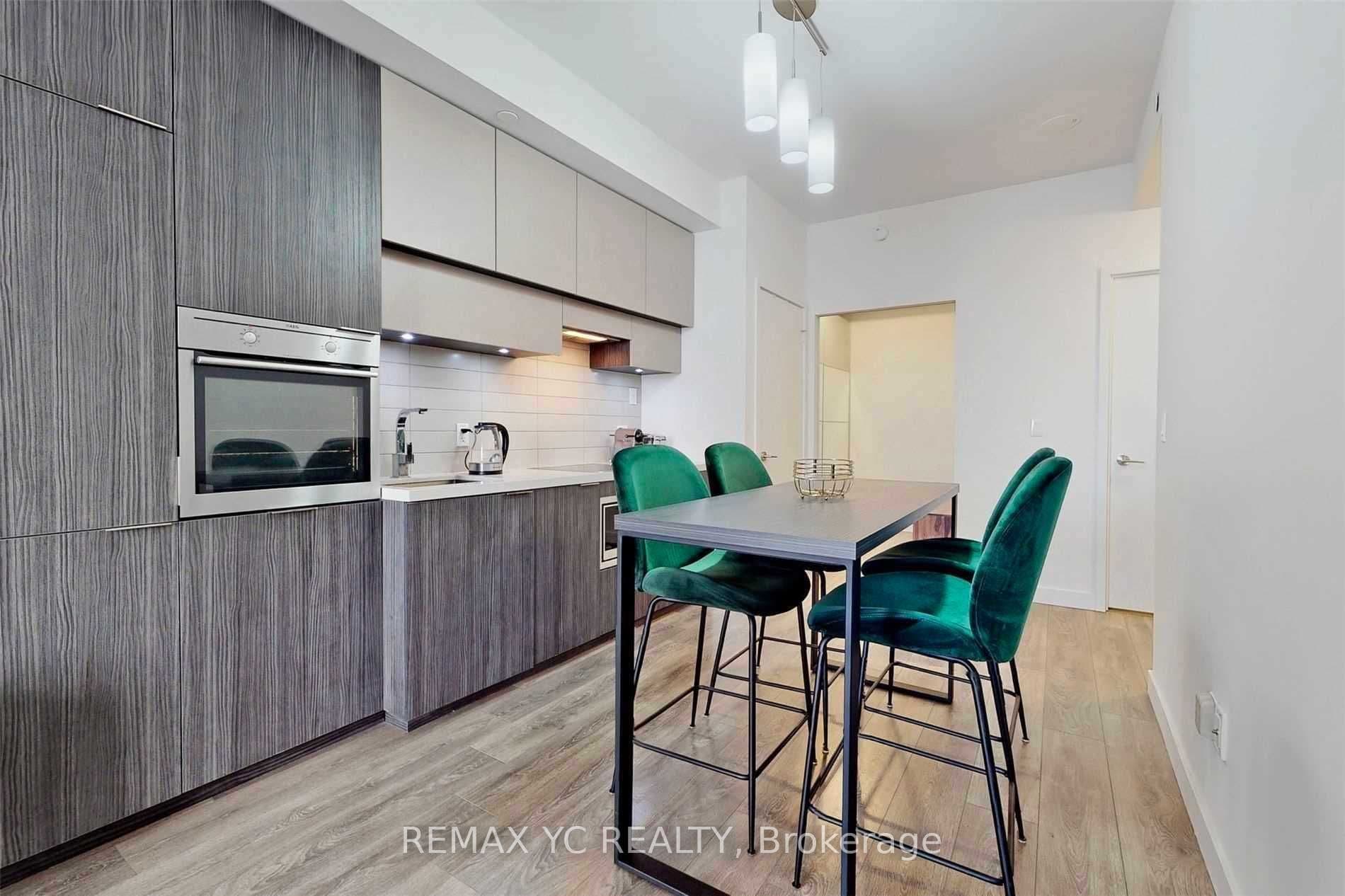 Unit 2212 8 Eglinton Avenue photo 1