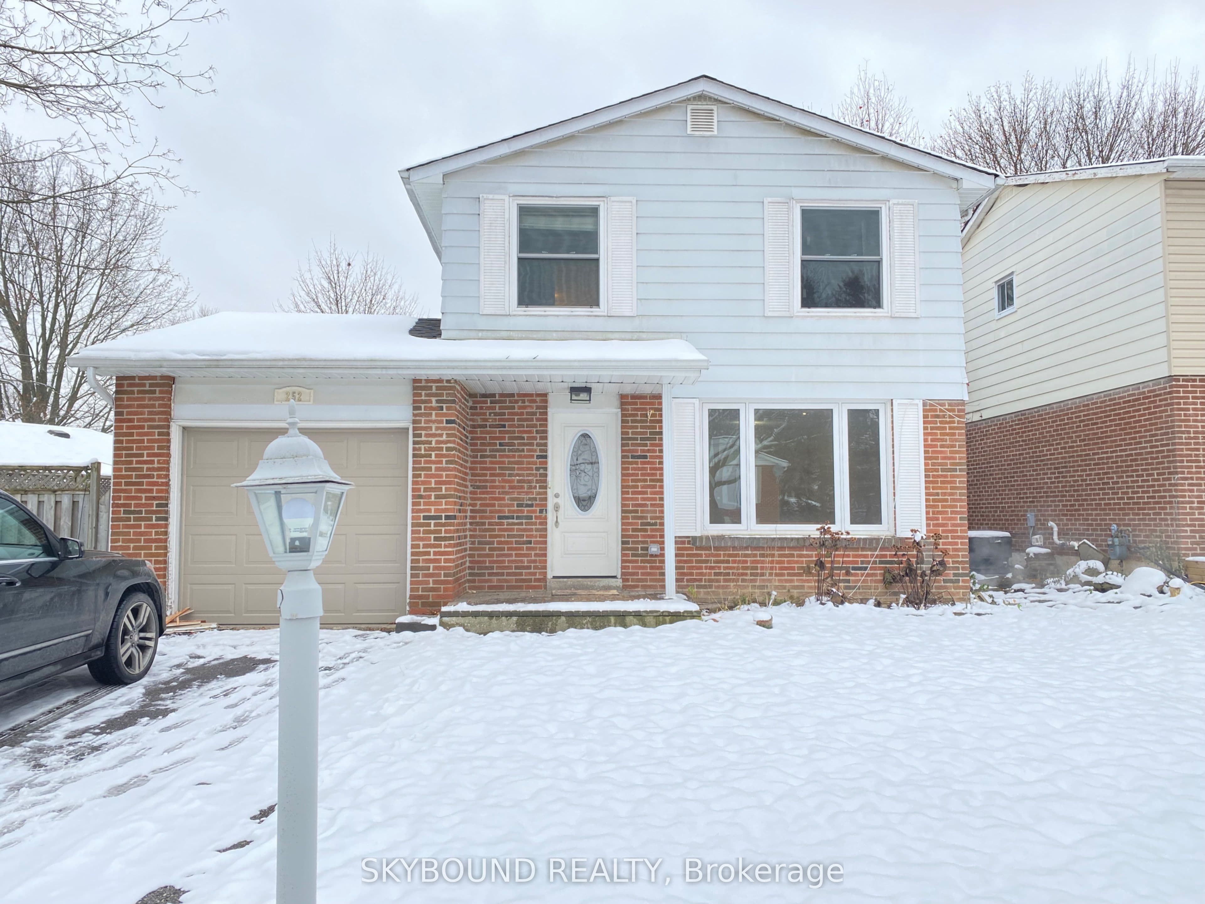 252 William Roe Boulevard photo 1