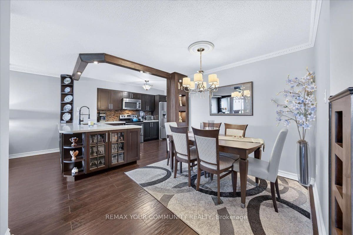 Unit 907 8501 Bayview Avenue photo 1