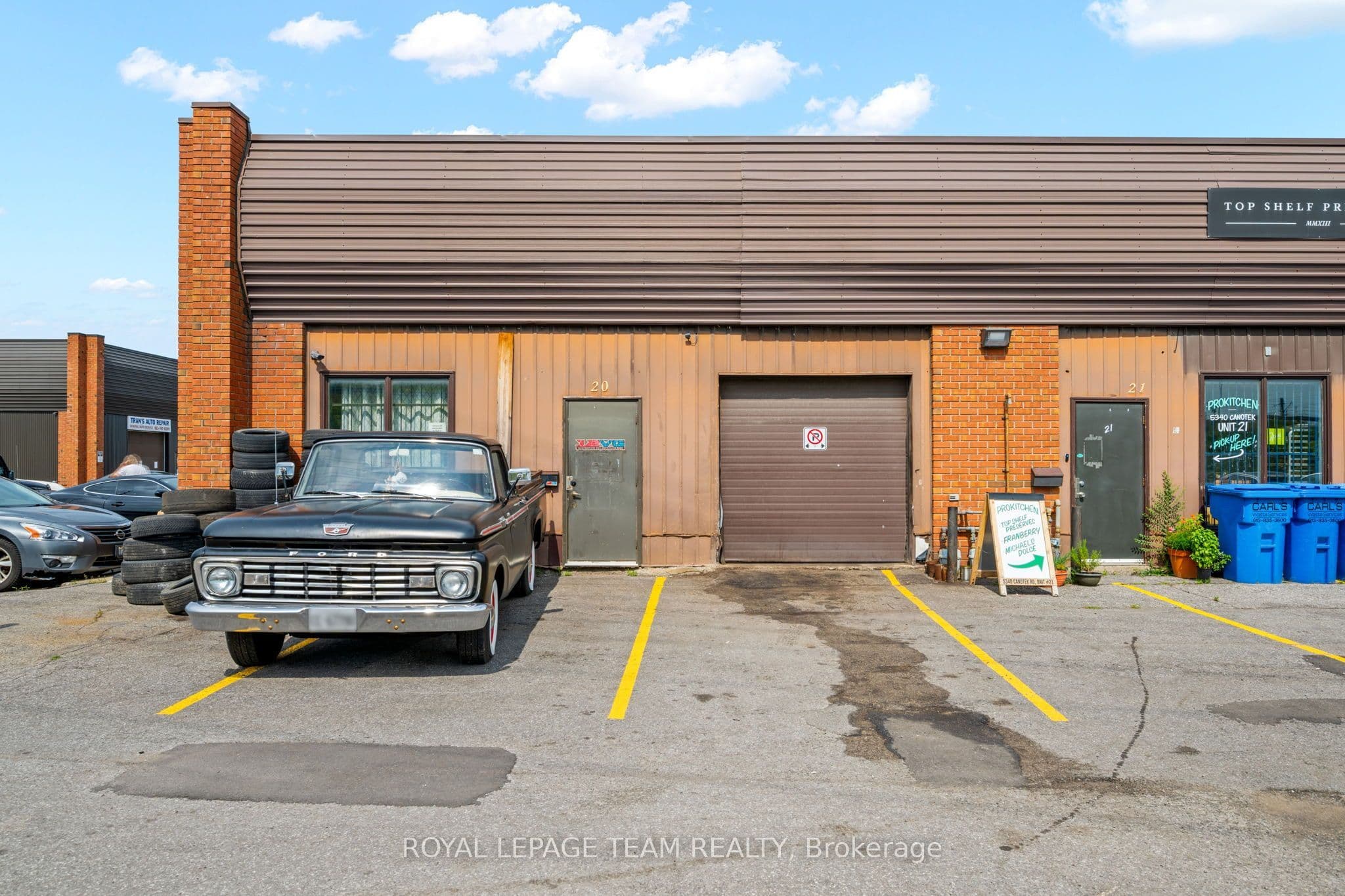 Unit 21 5340 Canotek Road photo 1
