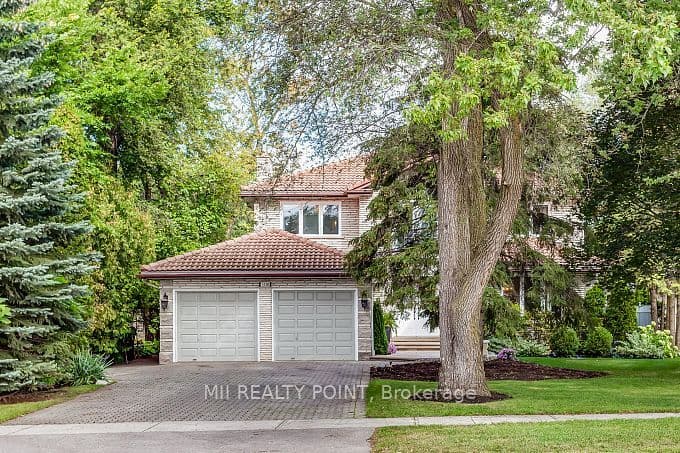 108 Rathburn Road photo 1