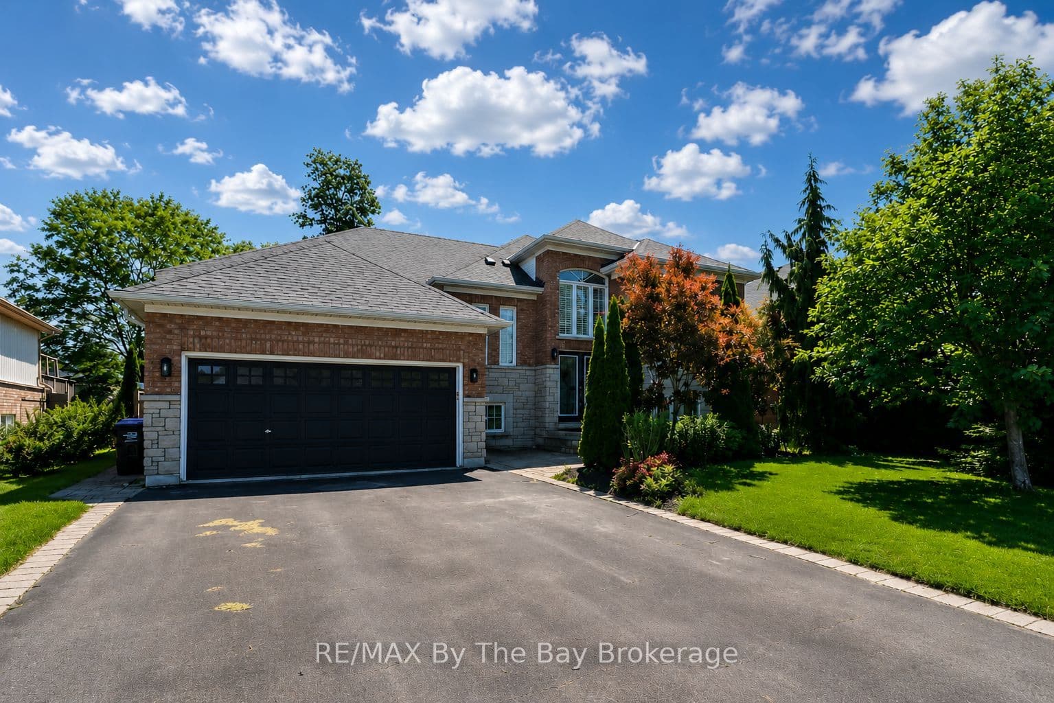 121 Royal Beech Drive photo 1