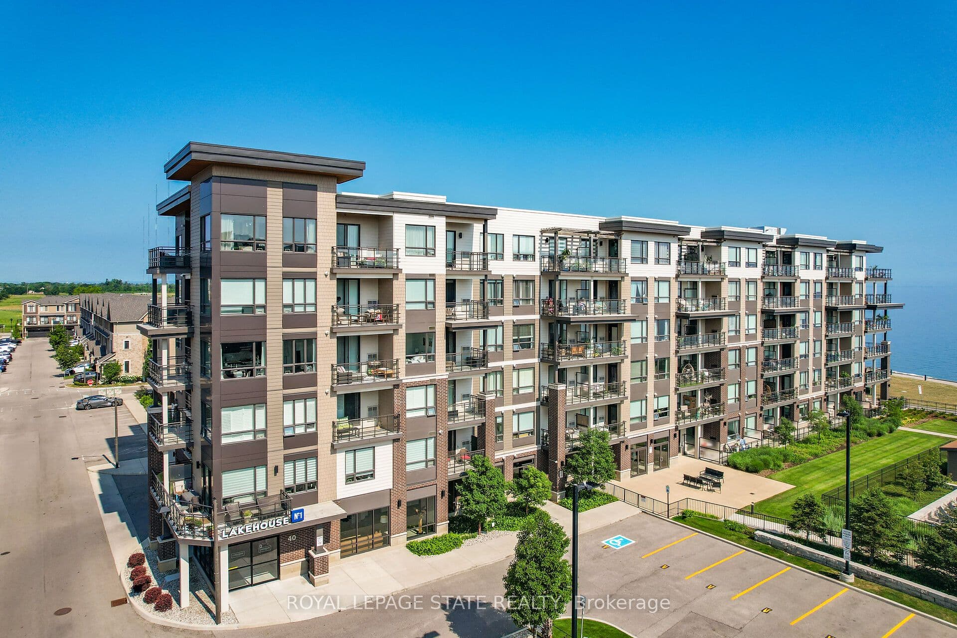 Unit 206 40 Esplanade Lane photo 1