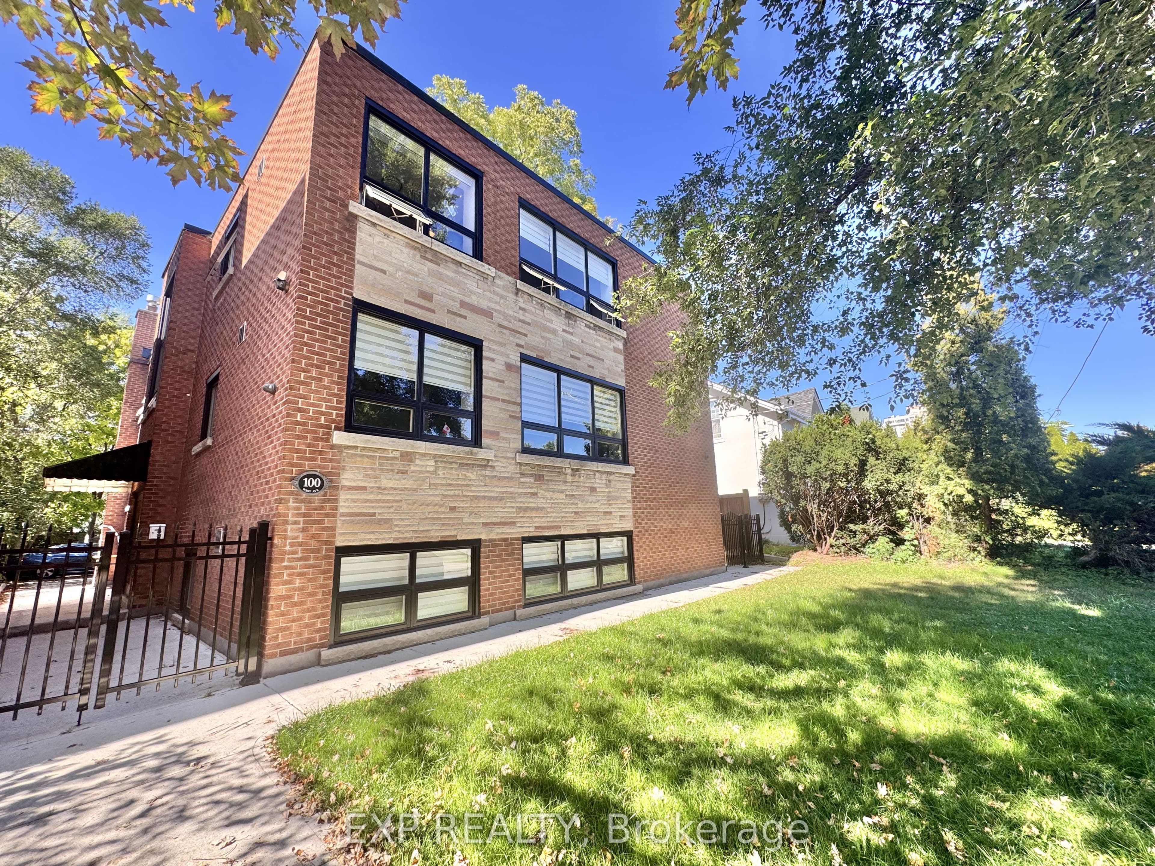 Unit Unit 4 100 West Avenue photo 1